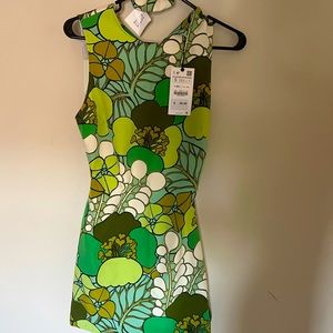 Retro Zara mini dress with matching scrunchie. Brand new with tags! Size small
